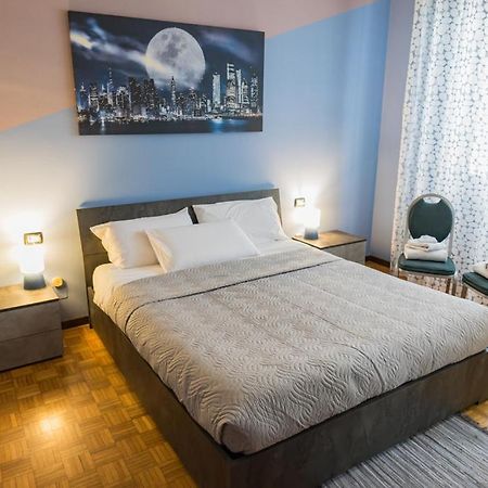 Elegant Apartment In Bergamo Center Esterno foto