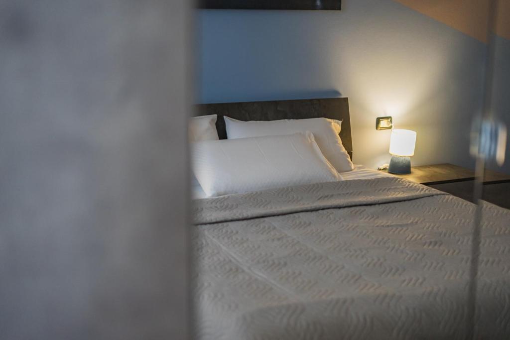 Elegant Apartment In Bergamo Center Esterno foto